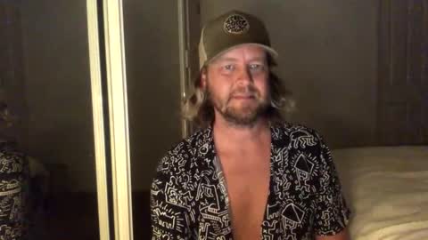 Snapshot of gcsurfer81 chatting on 16, 10, 2025 gcsurfer81 online show from 16, 10, 2025