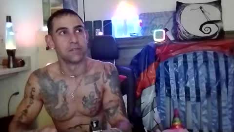 Snapshot of geekedoutlabs chatting on 20, 10, 2025 Zanecubano online show from 20, 10, 2025