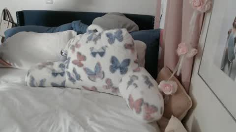 The Empress online show from 6, 11, 2025