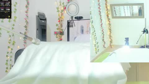 Snapshot of genesis__love_ chatting on 17, 10, 2025 Genesis online show from 17, 10, 2025