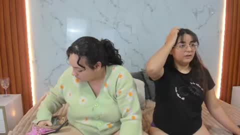 Snapshot of genesis_y_moon chatting on 10, 7, 2026 genesis_y_moon online show from 10, 7, 2026