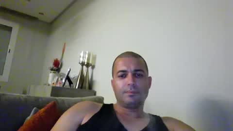 Snapshot of genteldevil chatting on 2, 8, 2026 genteldevil online show from 2, 8, 2026