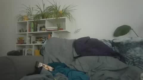 Snapshot of geon2xx chatting on 8, 9, 2025 Geon online show from 8, 9, 2025