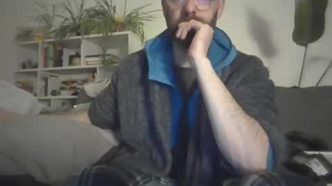 Snapshot of geon2xx chatting on 2, 11, 2025 Geon online show from 2, 11, 2025