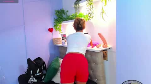 Georgina Coule online show from 28, 2, 2025