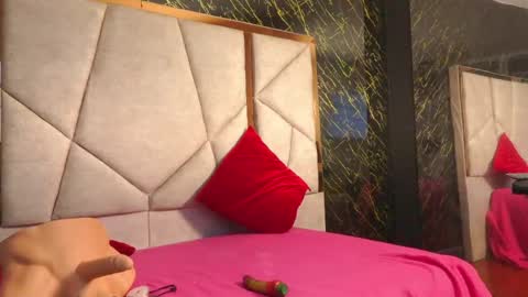 geraldinesuaan online show from 13, 9, 2025