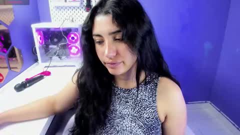 Danna Astrom online show from 3, 12, 2025