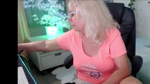 Ghertrudequeen online show from 4, 6, 2026