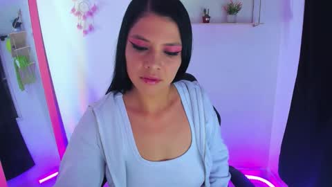 giaaaa   online show from 24, 2, 2026