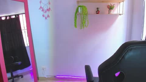 giaaaa   online show from 6, 5, 2026