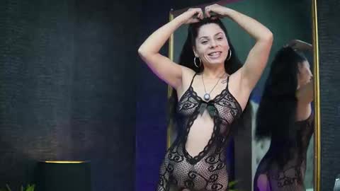  Gia  online show from 19, 11, 2025