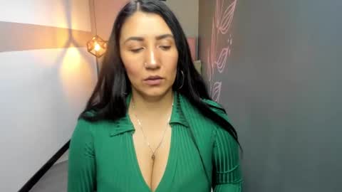 Snapshot of giafox_ chatting on 5, 2, 2025 G I A  FOX online show from 5, 2, 2025