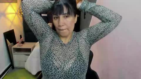 Snapshot of giafox_ chatting on 19, 10, 2025 G I A  FOX online show from 19, 10, 2025