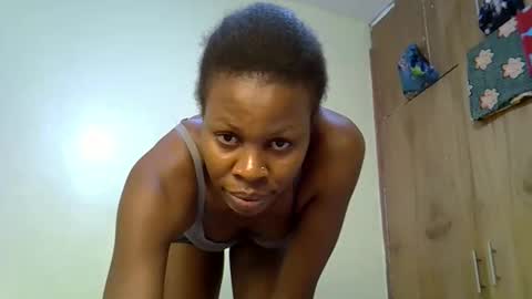 Snapshot of gianna_012 chatting on 1, 10, 2025 ENNY online show from 1, 10, 2025