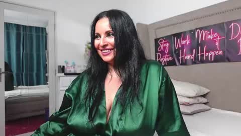 Snapshot of giannakrystal chatting on 7, 7, 2026 GiannaKrystal online show from 7, 7, 2026
