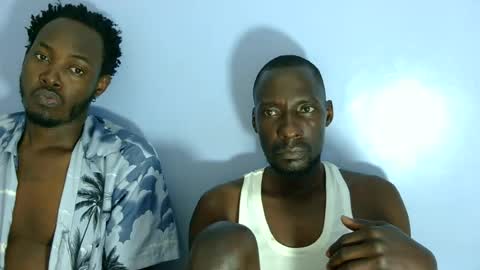 Snapshot of giant_couple chatting on 25, 6, 2026 giant_couple online show from 25, 6, 2026