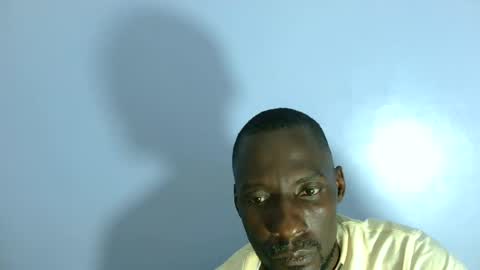 Snapshot of giant_couple chatting on 2, 7, 2026 giant_couple online show from 2, 7, 2026