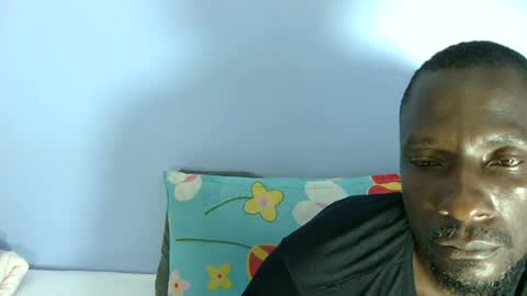 Snapshot of giant_couple chatting on 6, 7, 2026 giant_couple online show from 6, 7, 2026