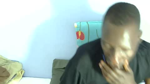 Snapshot of giant_couple chatting on 7, 7, 2026 giant_couple online show from 7, 7, 2026