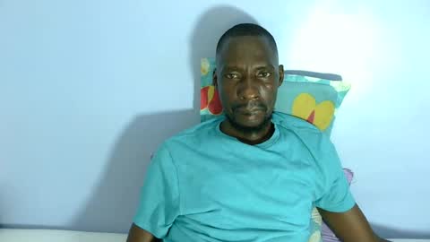 Snapshot of giant_couple chatting on 16, 7, 2026 giant_couple online show from 16, 7, 2026