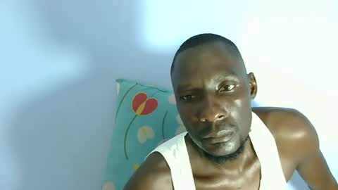 Snapshot of giant_couple chatting on 18, 7, 2026 giant_couple online show from 18, 7, 2026