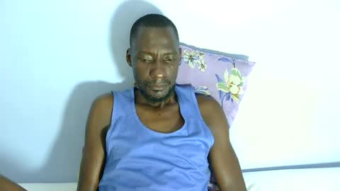 Snapshot of giant_couple chatting on 28, 7, 2026 giant_couple online show from 28, 7, 2026
