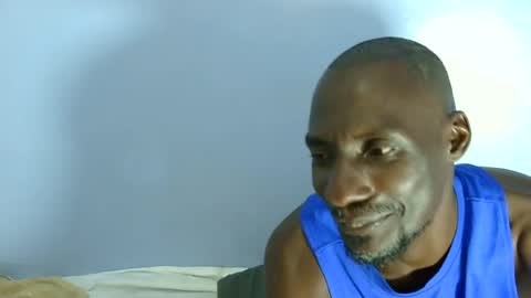 Snapshot of giant_couple chatting on 5, 8, 2026 giant_couple online show from 5, 8, 2026
