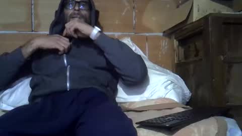 Snapshot of gicobest chatting on 23, 12, 2025 Corrado online show from 23, 12, 2025