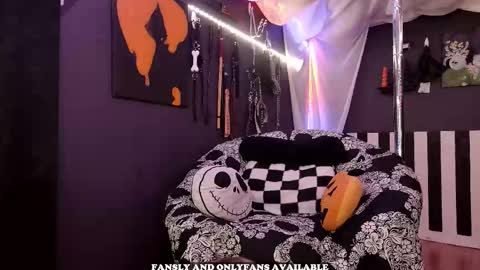 Giggles online show from 20, 2, 2026