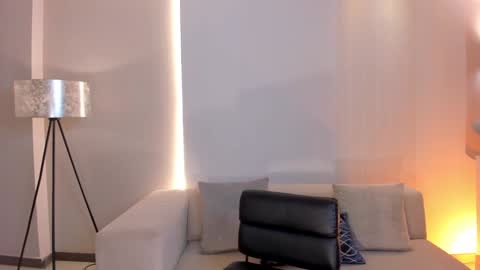 GIGI online show from 30, 1, 2025