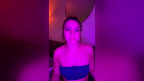 gigilovesyou1997 online show from 19, 6, 2026