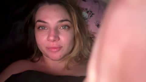 gigilovesyou1997 online show from 25, 7, 2026