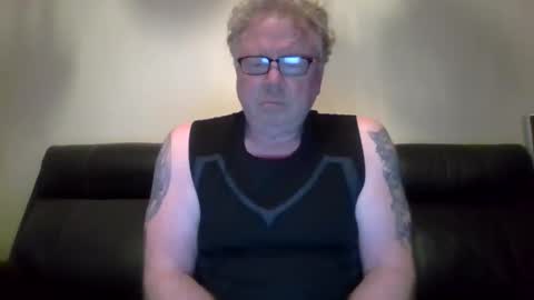 Snapshot of gimmmieoooo chatting on 18, 3, 2026 gimmmieoooo online show from 18, 3, 2026