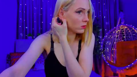 Snapshot of gina_lovelyy chatting on 8, 2, 2026 Gina online show from 8, 2, 2026