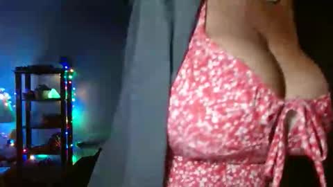 GinaONeon online show from 25, 10, 2025