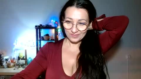 GinaONeon online show from 4, 12, 2025