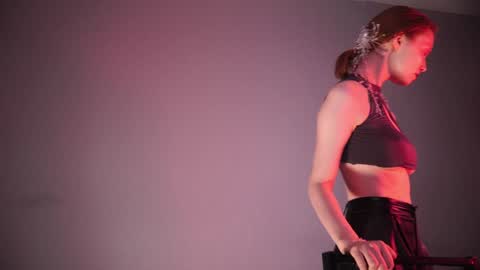        im expecting 350 thumbs up on my altar   online show from 14, 12, 2024