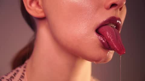        im expecting 350 thumbs up on my altar   online show from 15, 12, 2024