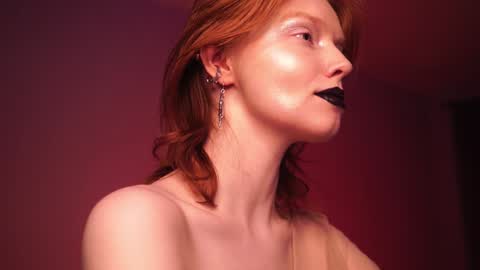        im expecting 350 thumbs up on my altar   online show from 18, 12, 2024