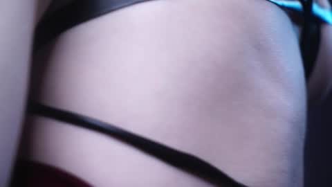        im expecting 350 thumbs up on my altar   online show from 13, 1, 2025