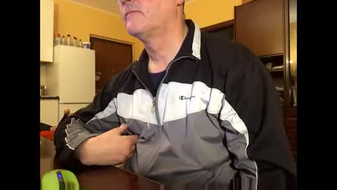 giovanni_1964 online show from 31, 12, 2024