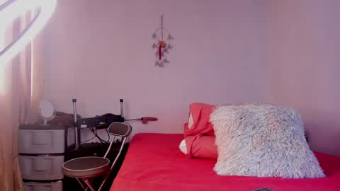 Snapshot of girasol_walton chatting on 5, 2, 2025 Girasol Walton online show from 5, 2, 2025