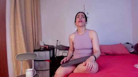 Snapshot of girasol_walton chatting on 8, 2, 2025 Girasol Walton online show from 8, 2, 2025