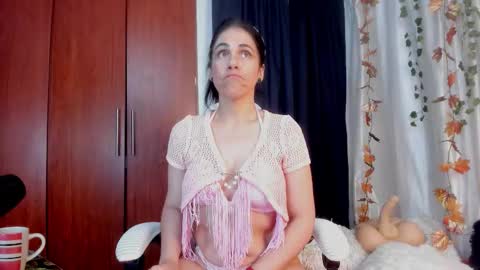 Snapshot of girasol_walton chatting on 20, 11, 2025 Girasol Walton online show from 20, 11, 2025