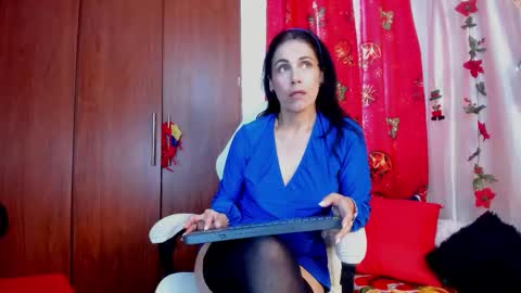 Snapshot of girasol_walton chatting on 8, 1, 2026 Girasol Walton online show from 8, 1, 2026