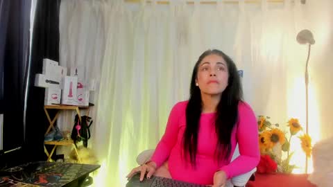 Girasol Walton online show from 3, 5, 2026