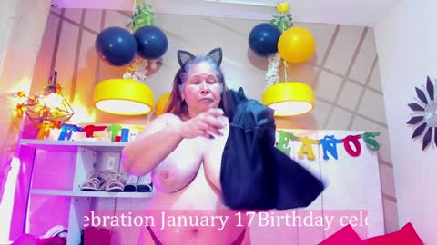 Snapshot of girl_amada chatting on 16, 1, 2025 Girl Amada online show from 16, 1, 2025