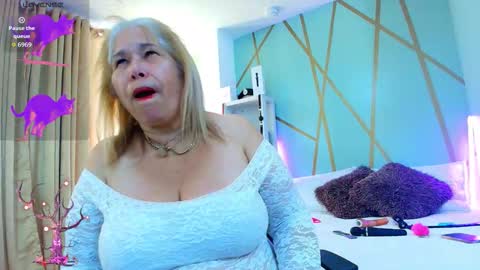 Snapshot of girl_amada chatting on 1, 10, 2025 Girl Amada online show from 1, 10, 2025