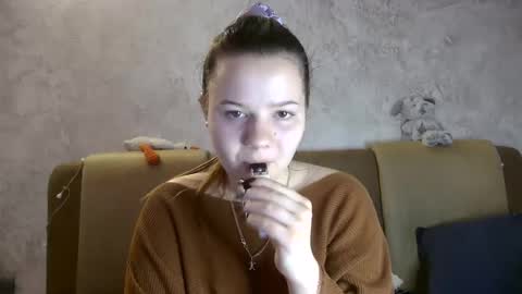 girl_cute07 online show from 7, 5, 2026