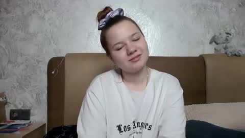 girl_cute07 online show from 16, 5, 2026